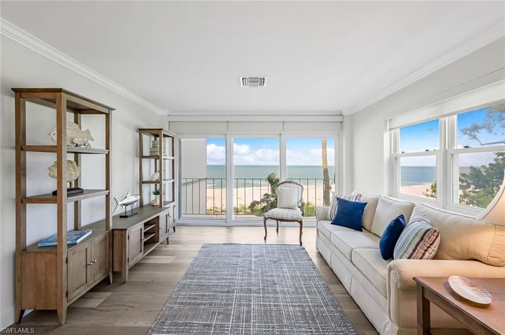 2011 Gulf Shore Blvd N 26, Naples, FL 34102-4
