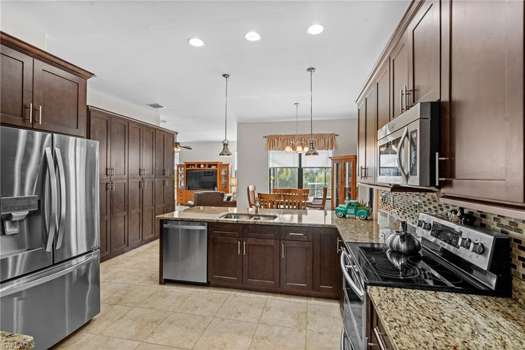 2712 25th St, Cape Coral, FL 33914-10