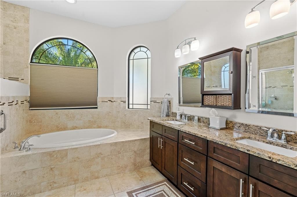 2712 25th St, Cape Coral, FL 33914-20