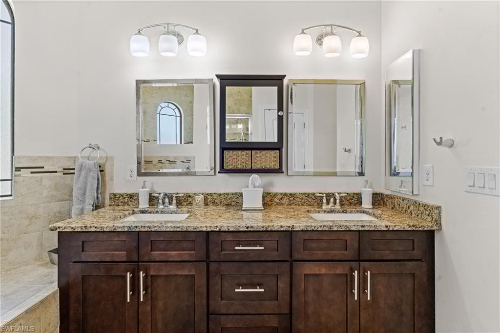 2712 25th St, Cape Coral, FL 33914-21