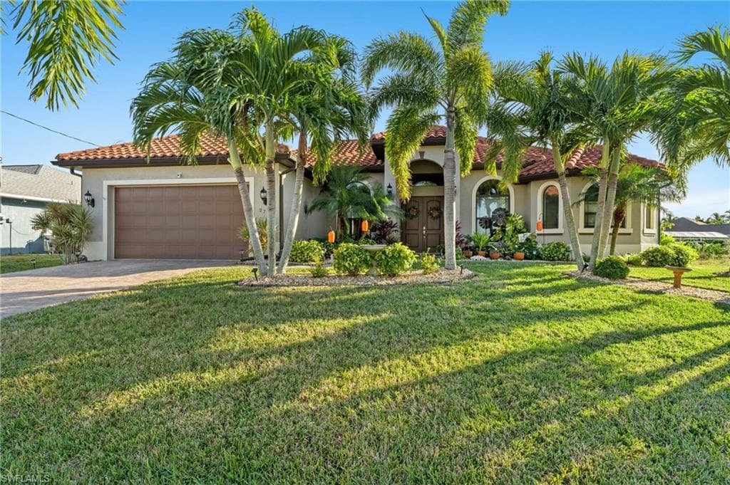 2712 25th St, Cape Coral, FL 33914-38
