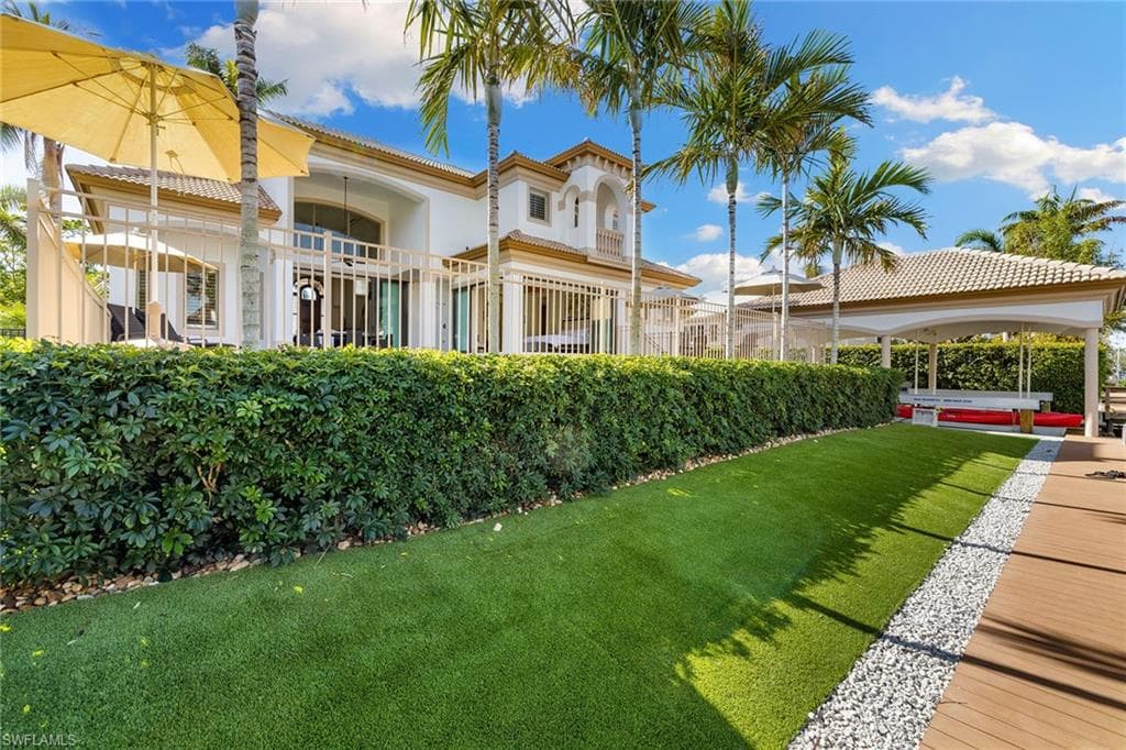 533 15th Ave S, Naples, FL 34102-25