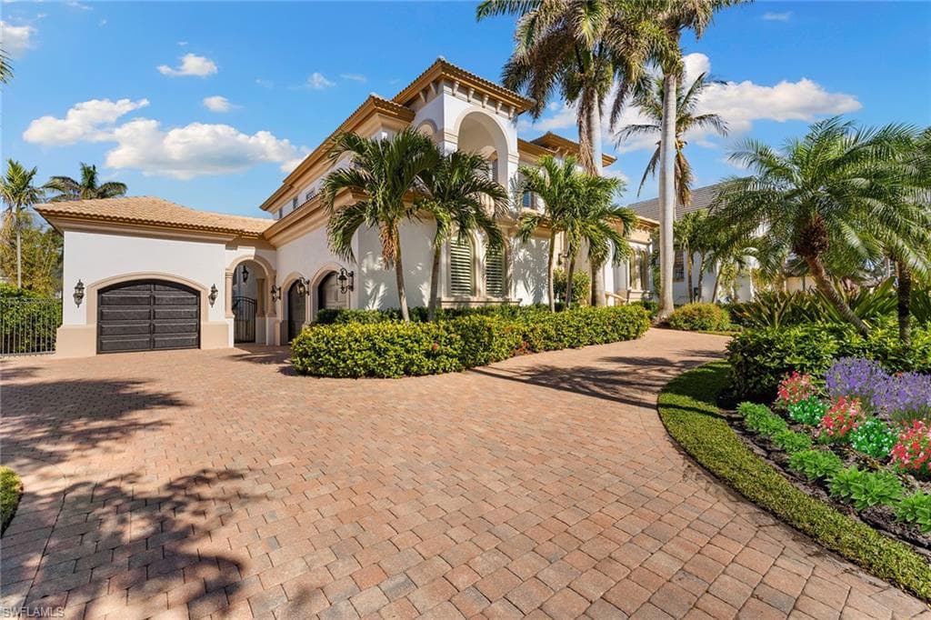 533 15th Ave S, Naples, FL 34102-26