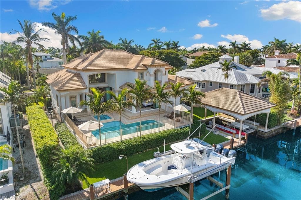 533 15th Ave S, Naples, FL 34102-28