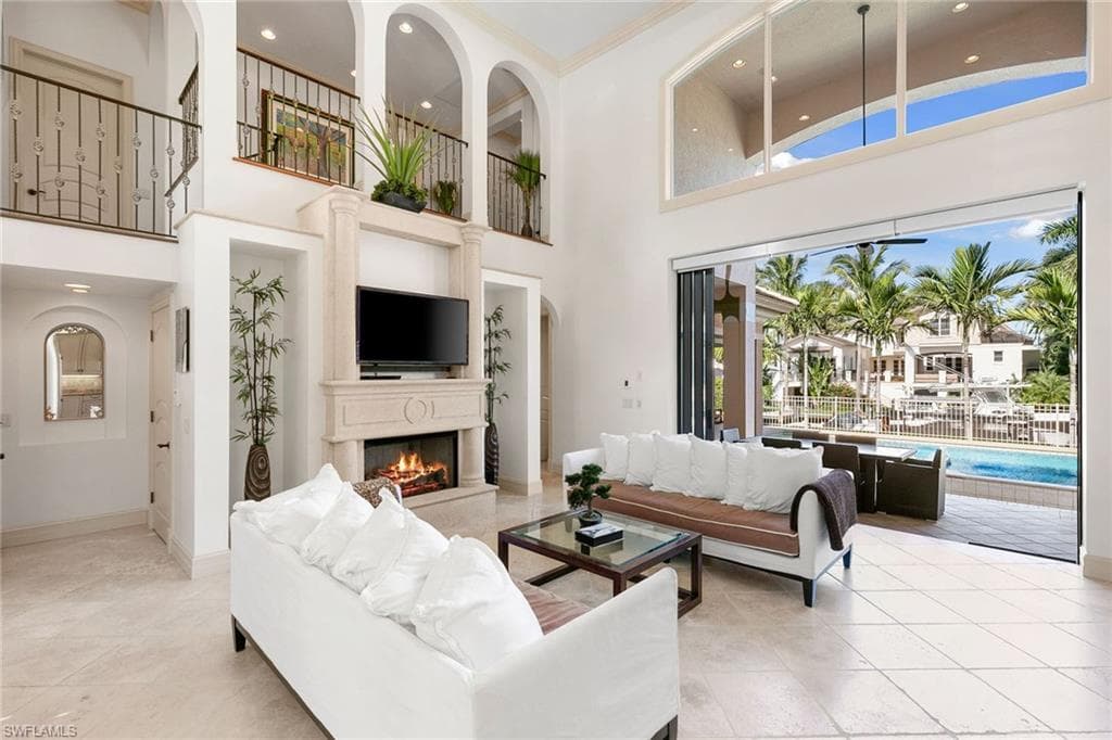 533 15th Ave S, Naples, FL 34102-4