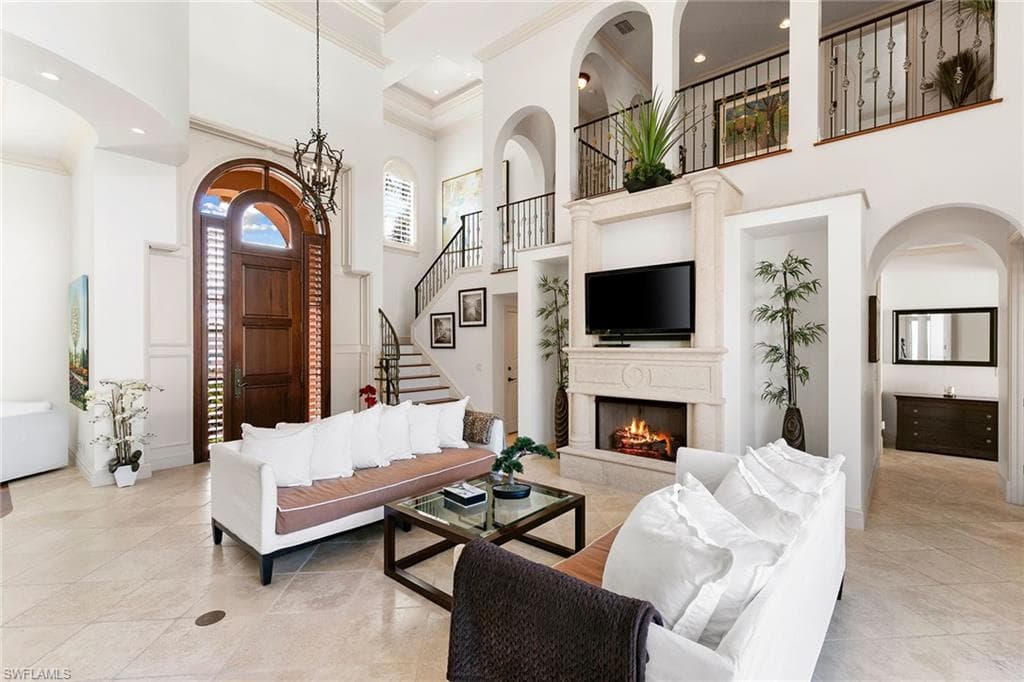 533 15th Ave S, Naples, FL 34102-5