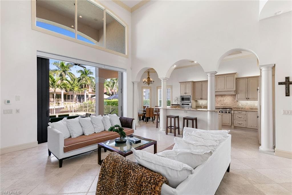 533 15th Ave S, Naples, FL 34102-6