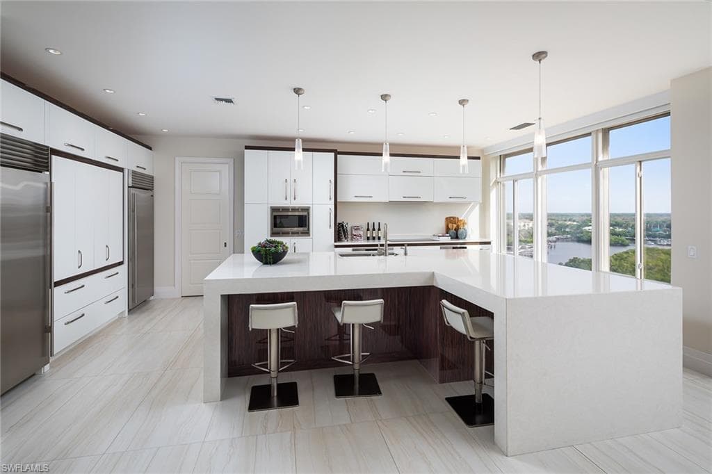 13105 Vanderbilt Dr Ph-n, Naples, FL 34110-14