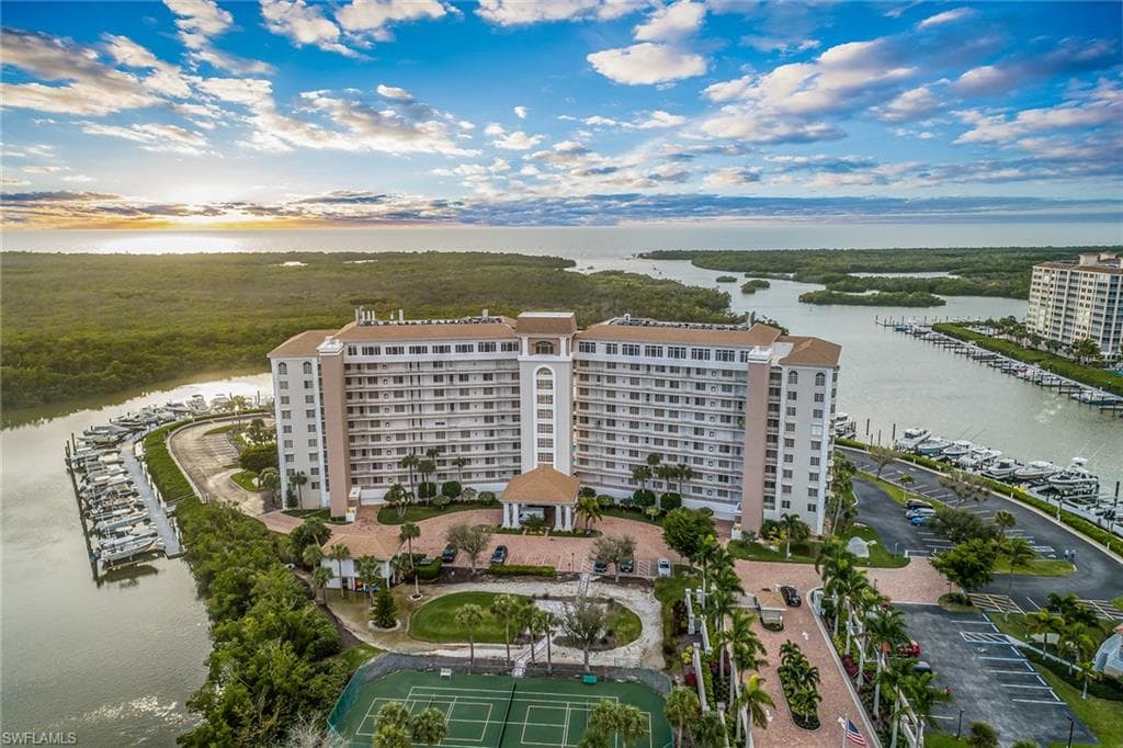 13105 Vanderbilt Dr Ph-n, Naples, FL 34110-1