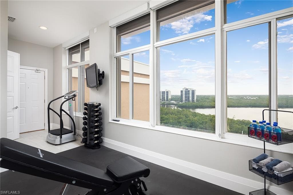 13105 Vanderbilt Dr Ph-n, Naples, FL 34110-25