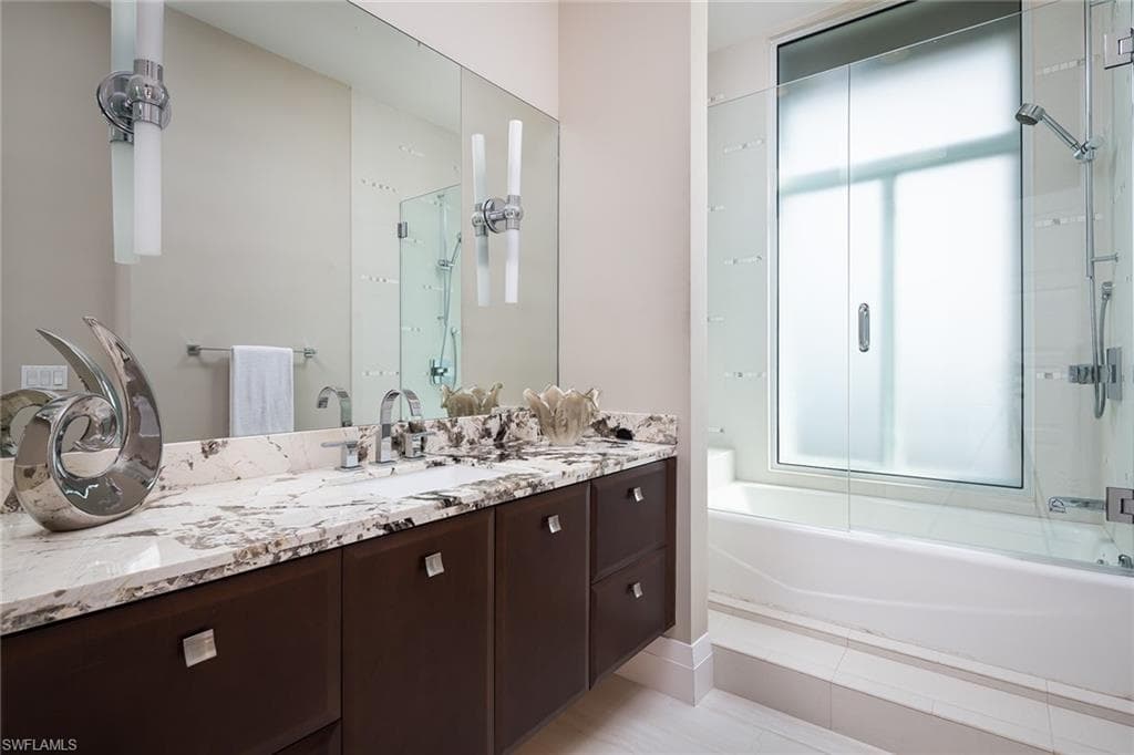 13105 Vanderbilt Dr Ph-n, Naples, FL 34110-31