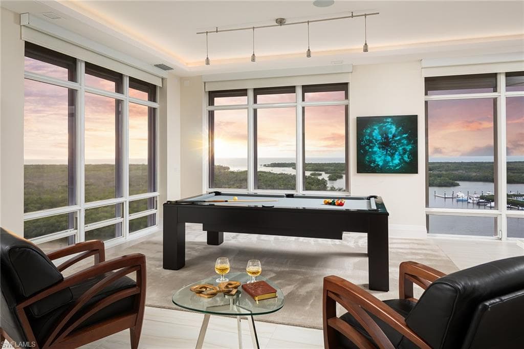 13105 Vanderbilt Dr Ph-n, Naples, FL 34110-4