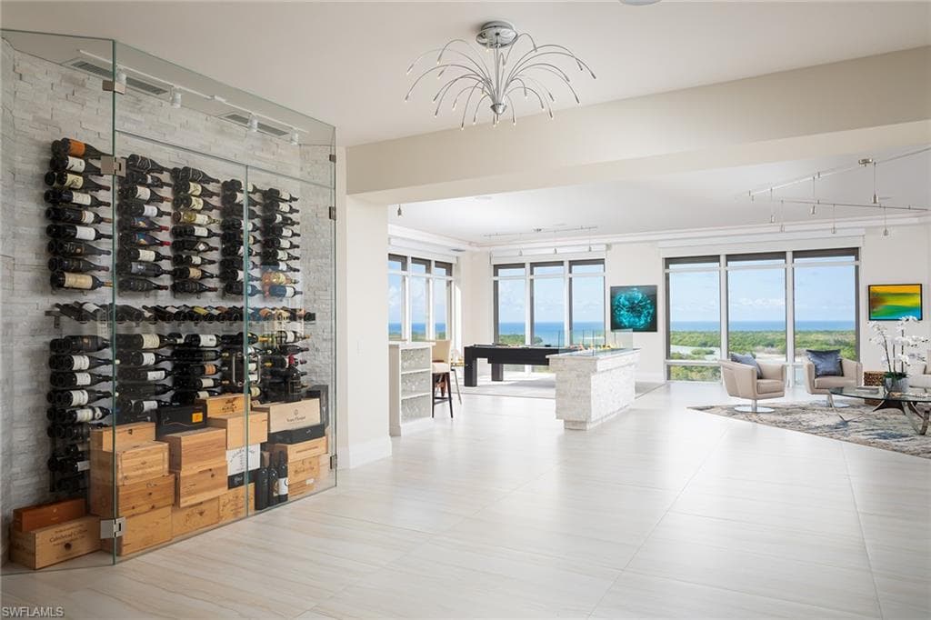 13105 Vanderbilt Dr Ph-n, Naples, FL 34110-7