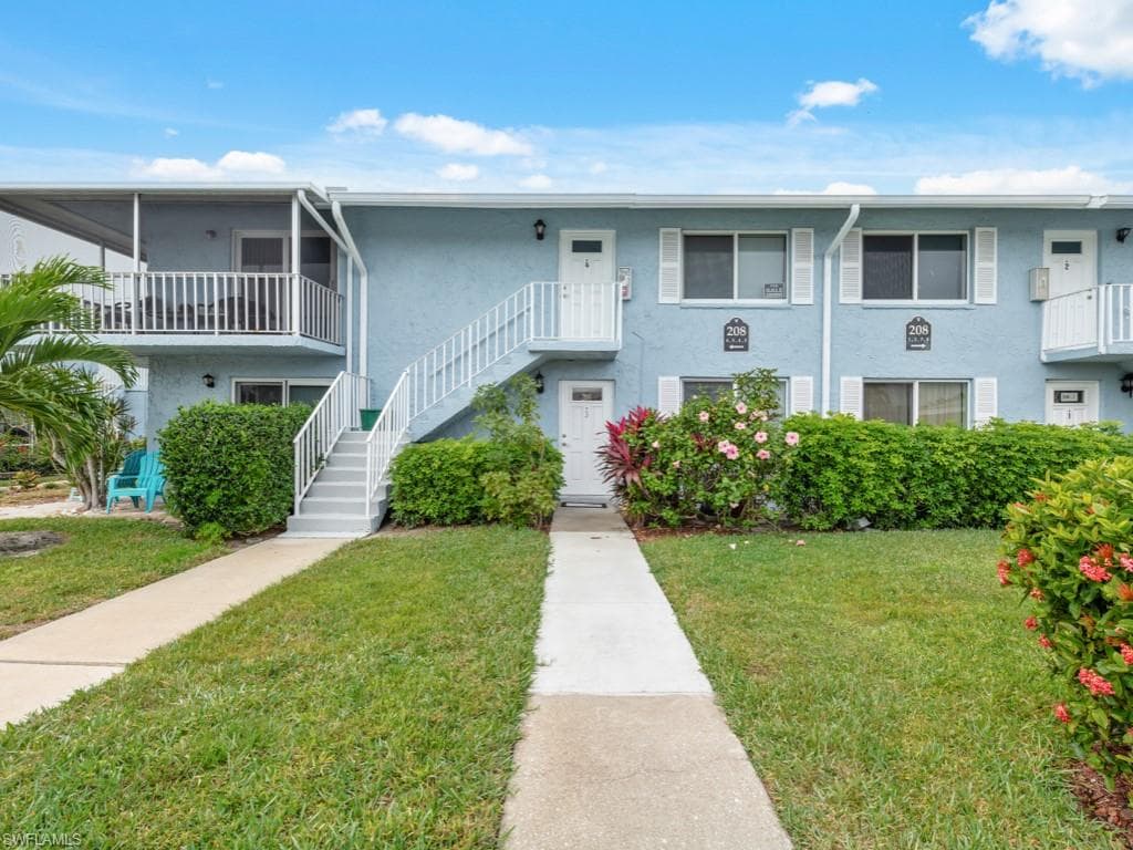 208 Palm Dr 3, Naples, FL 34112-11