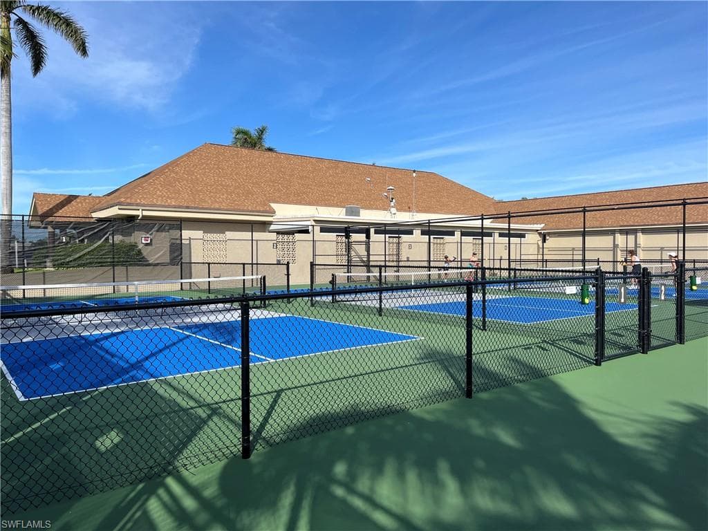 208 Palm Dr 3, Naples, FL 34112-16