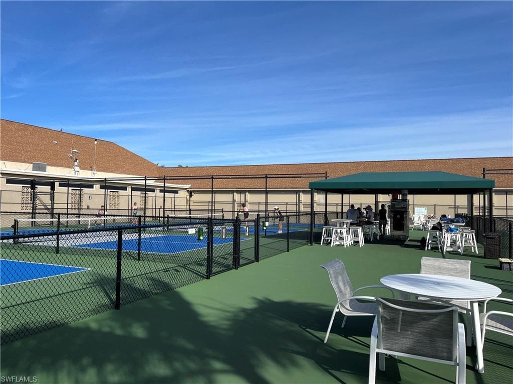 208 Palm Dr 3, Naples, FL 34112-17