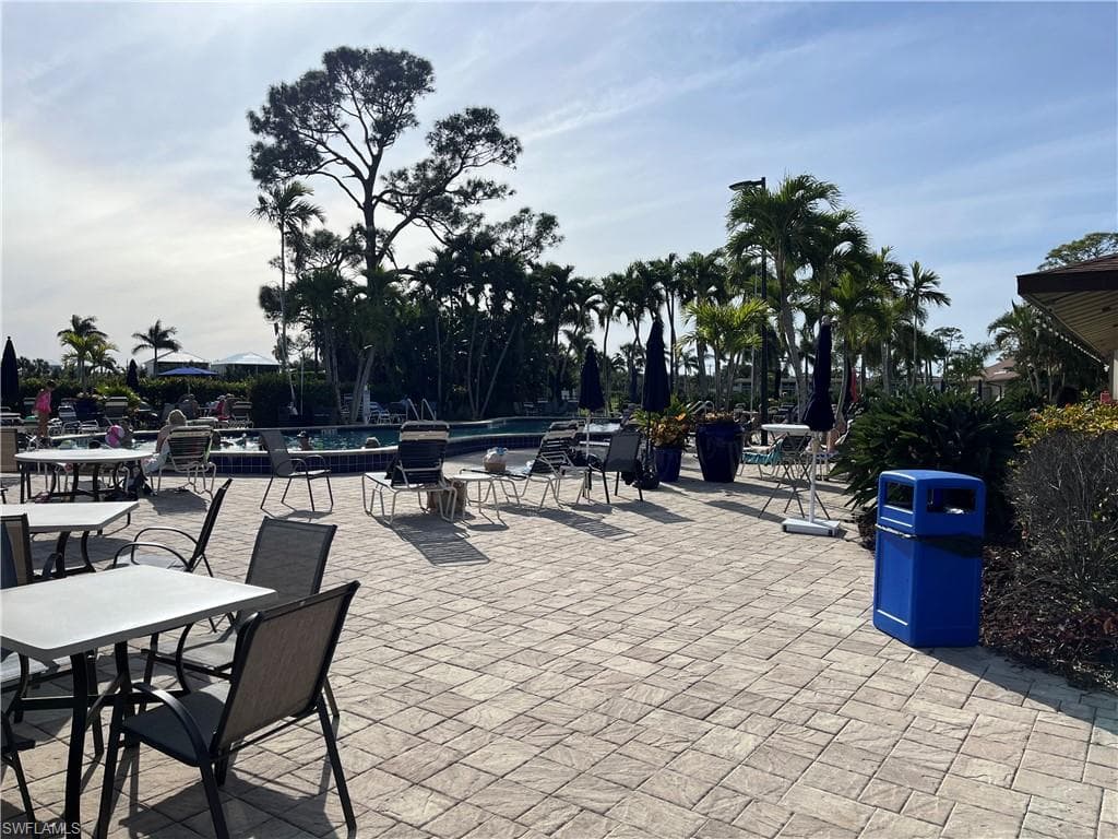 208 Palm Dr 3, Naples, FL 34112-23