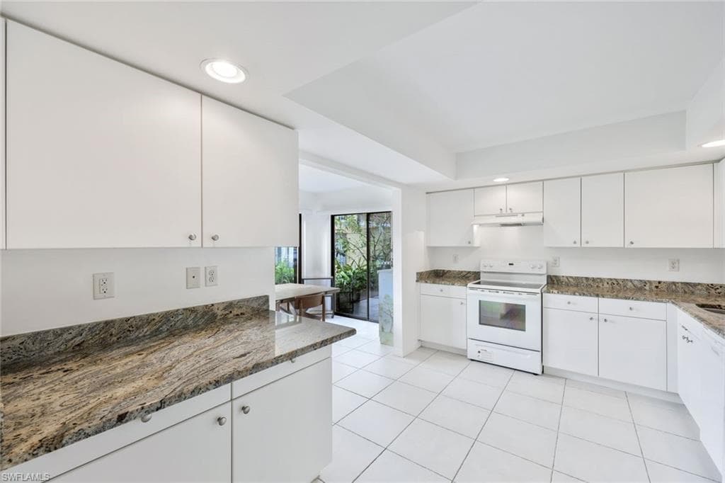 1840 Bald Eagle Dr 405a, Naples, FL 34105-11