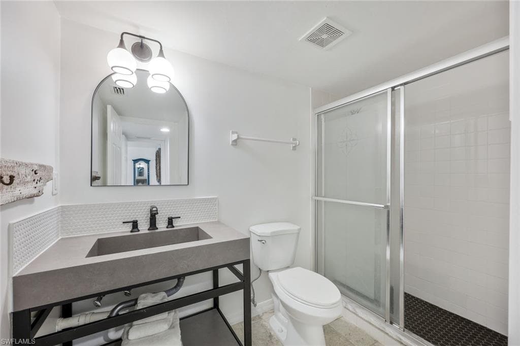 1840 Bald Eagle Dr 405a, Naples, FL 34105-15