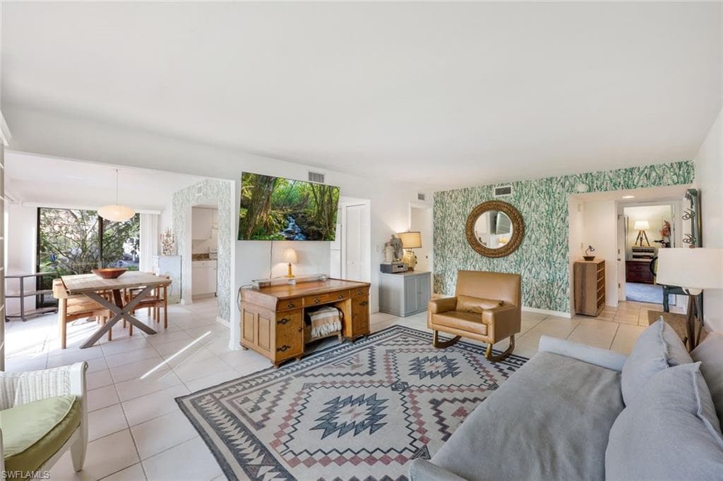 1840 Bald Eagle Dr 405a, Naples, FL 34105-1