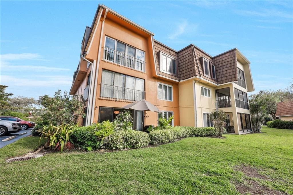 1840 Bald Eagle Dr 405a, Naples, FL 34105-24
