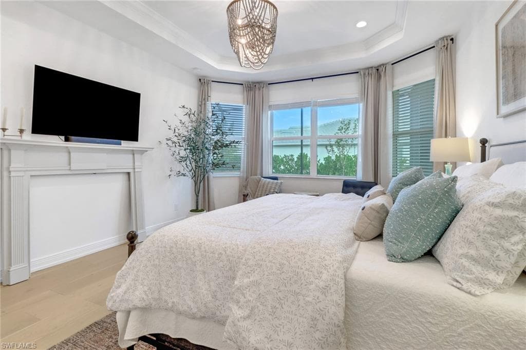 9241 Cayman Dr, Naples, FL 34114-15
