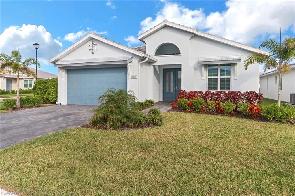 9241 Cayman Dr, Naples, FL 34114-1