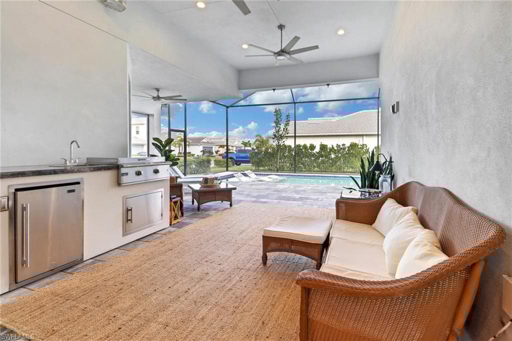 9241 Cayman Dr, Naples, FL 34114-26