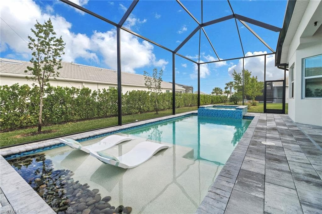 9241 Cayman Dr, Naples, FL 34114-29