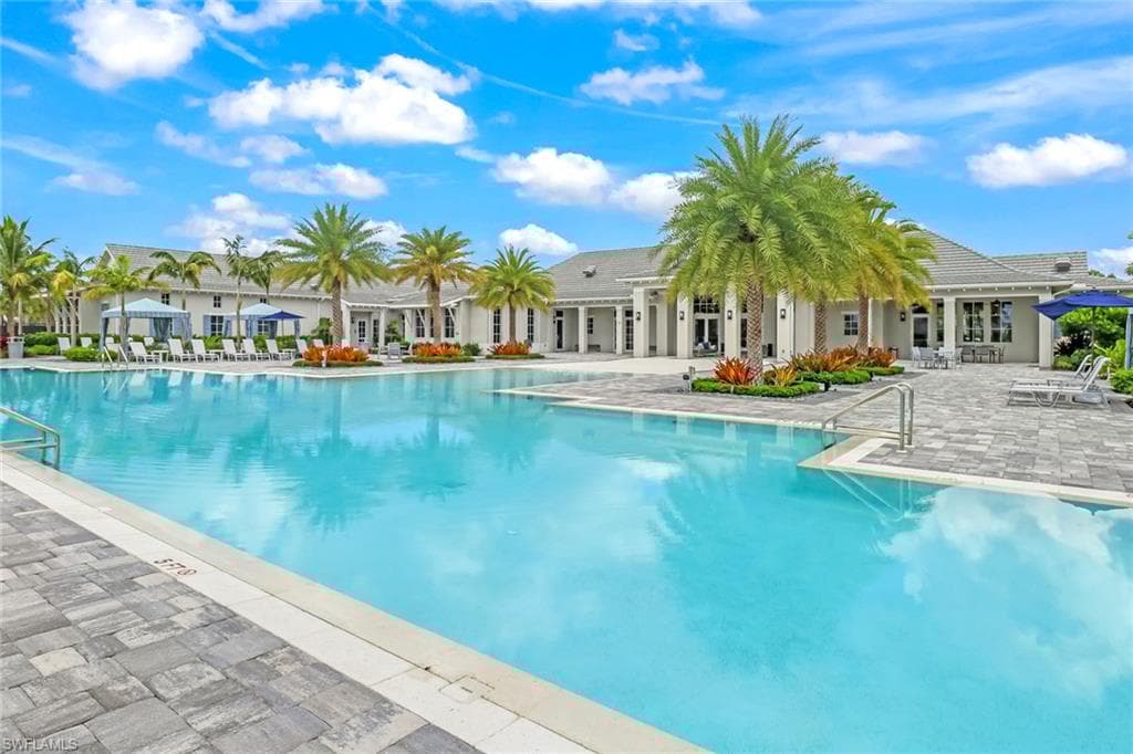 9241 Cayman Dr, Naples, FL 34114-35