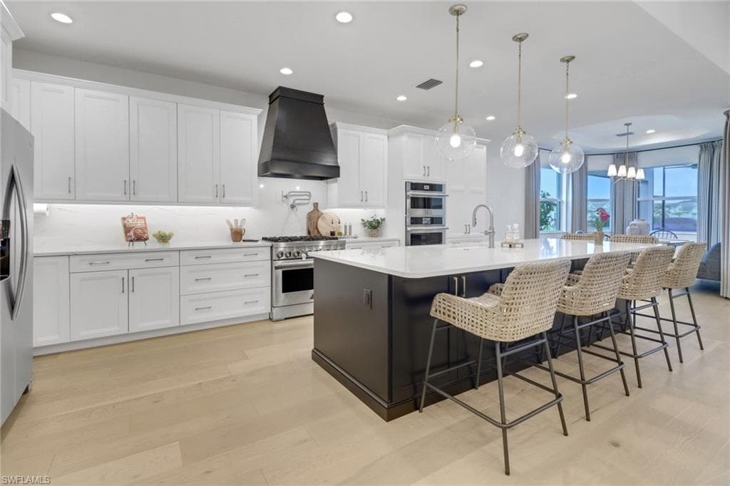 9241 Cayman Dr, Naples, FL 34114-3