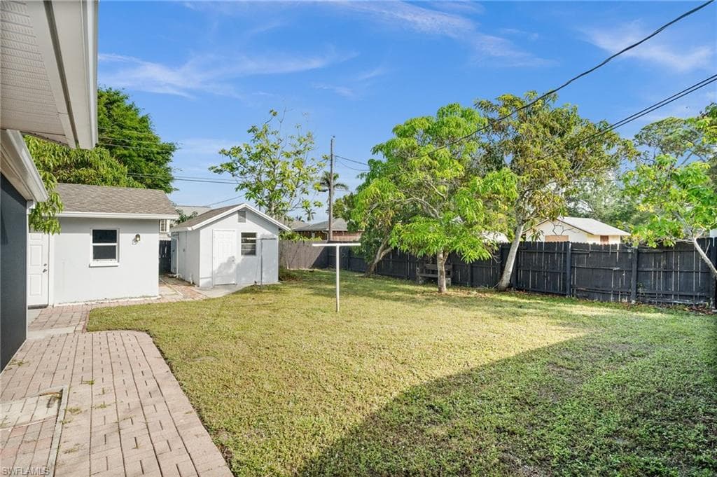 781 101st Ave N, Naples, FL 34108-28