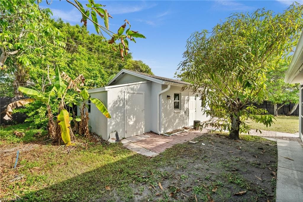 781 101st Ave N, Naples, FL 34108-31