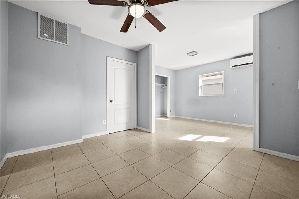 781 101st Ave N, Naples, FL 34108-32