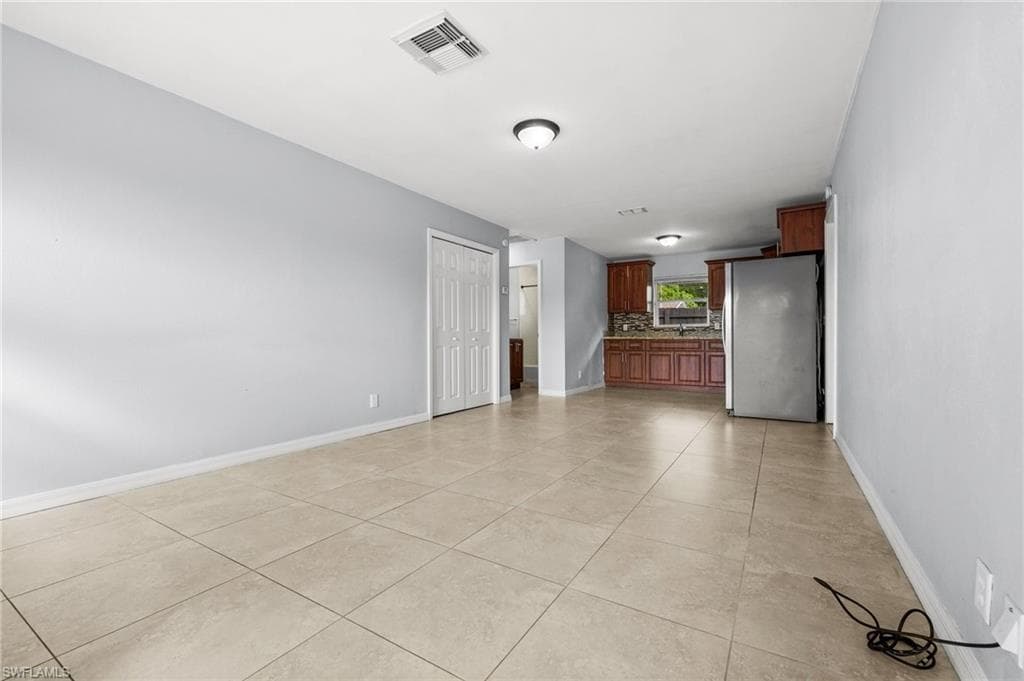 781 101st Ave N, Naples, FL 34108-4