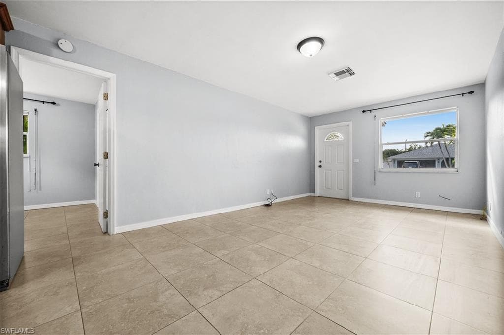 781 101st Ave N, Naples, FL 34108-6