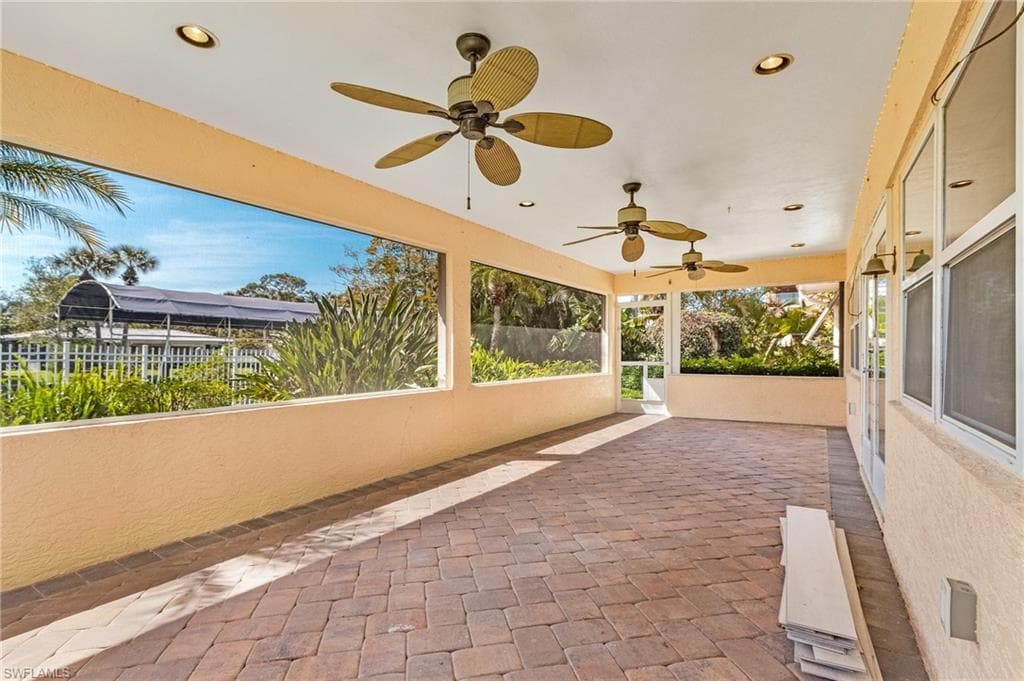 1486 13th Ave N, Naples, FL 34102-10