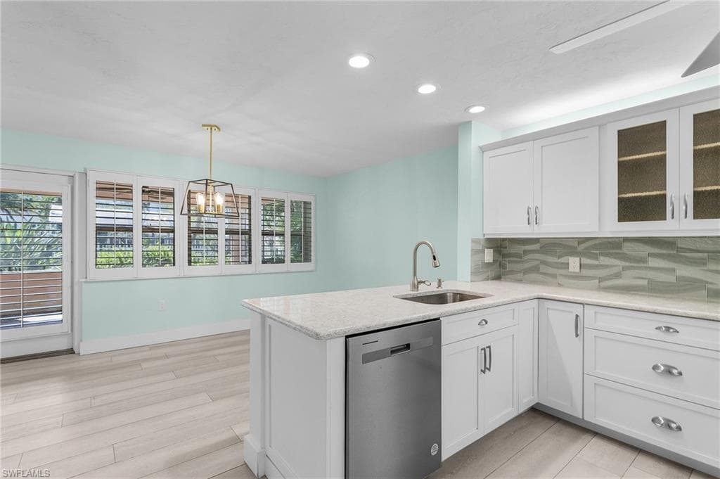 1486 13th Ave N, Naples, FL 34102-23