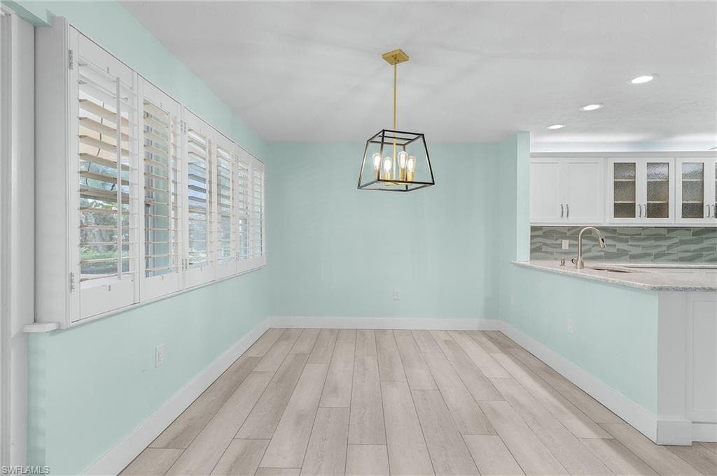 1486 13th Ave N, Naples, FL 34102-26