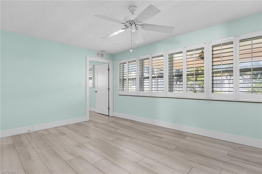 1486 13th Ave N, Naples, FL 34102-27