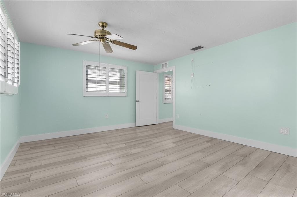 1486 13th Ave N, Naples, FL 34102-29
