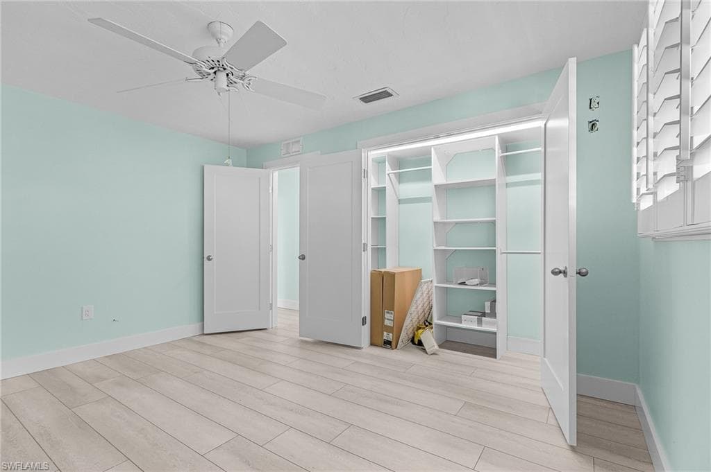 1486 13th Ave N, Naples, FL 34102-34