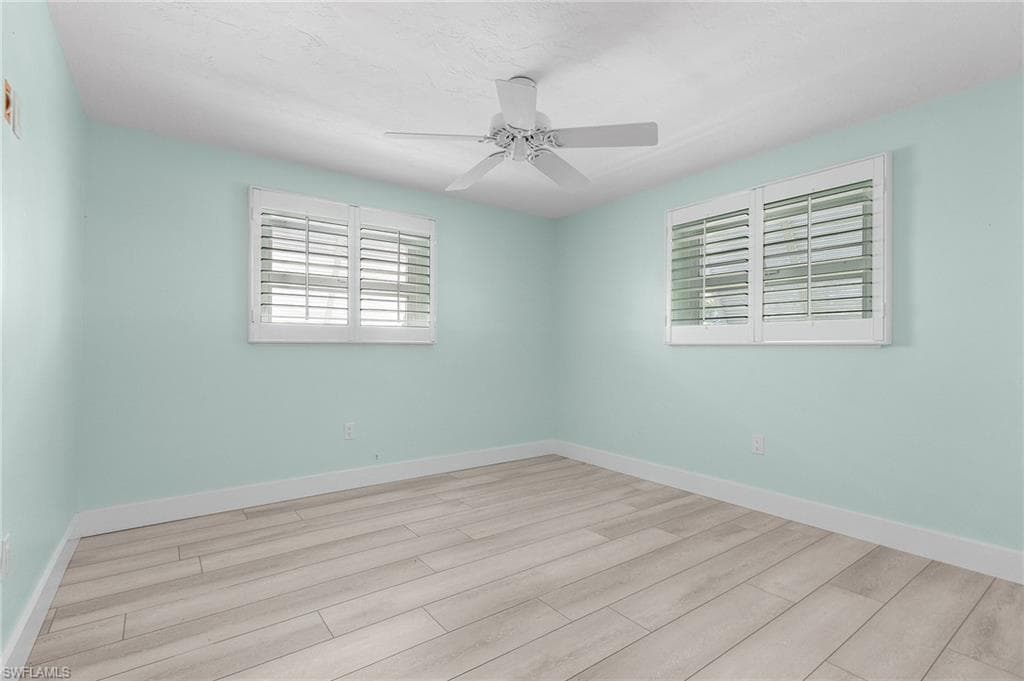 1486 13th Ave N, Naples, FL 34102-35