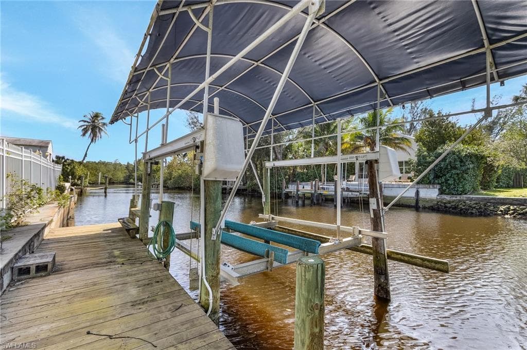 1486 13th Ave N, Naples, FL 34102-2