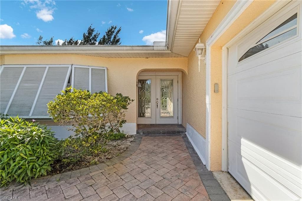 1486 13th Ave N, Naples, FL 34102-7