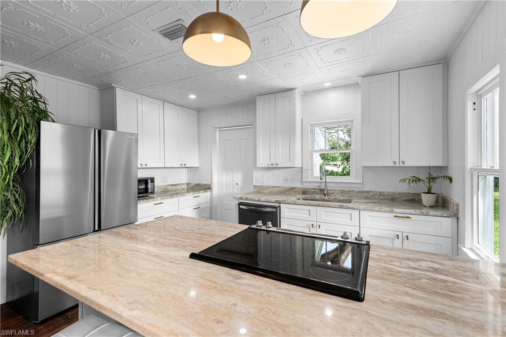 3475 Edgewood Ave, Fort Myers, FL 33916-8