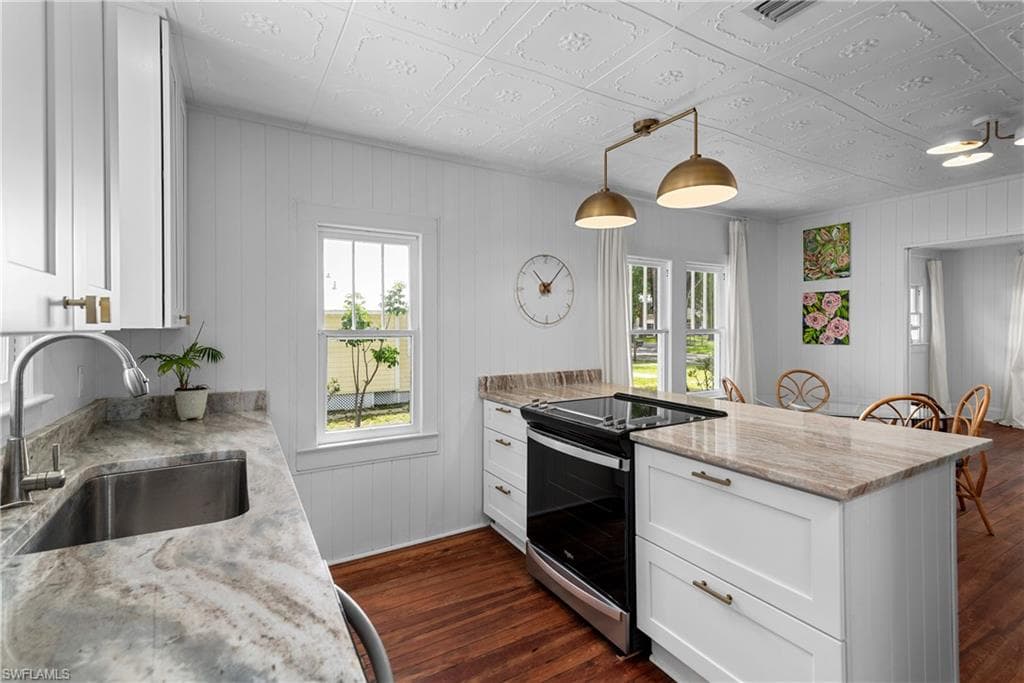 3475 Edgewood Ave, Fort Myers, FL 33916-9