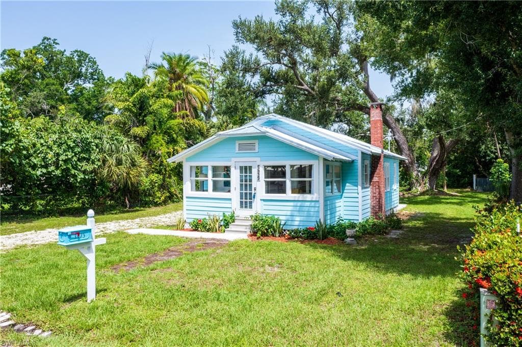 3475 Edgewood Ave, Fort Myers, FL 33916-1
