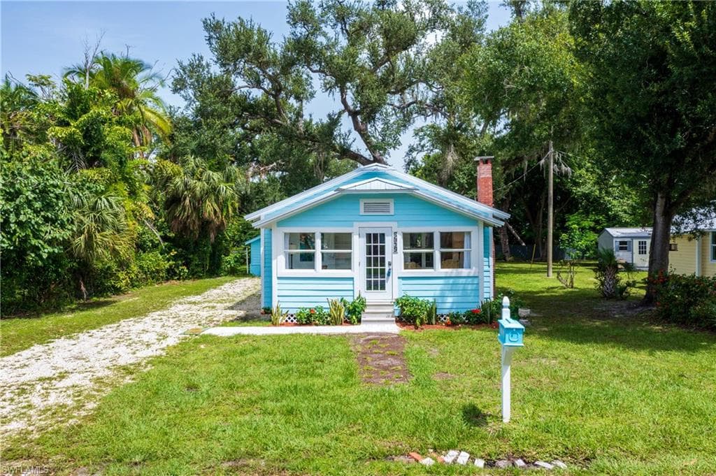 3475 Edgewood Ave, Fort Myers, FL 33916-2