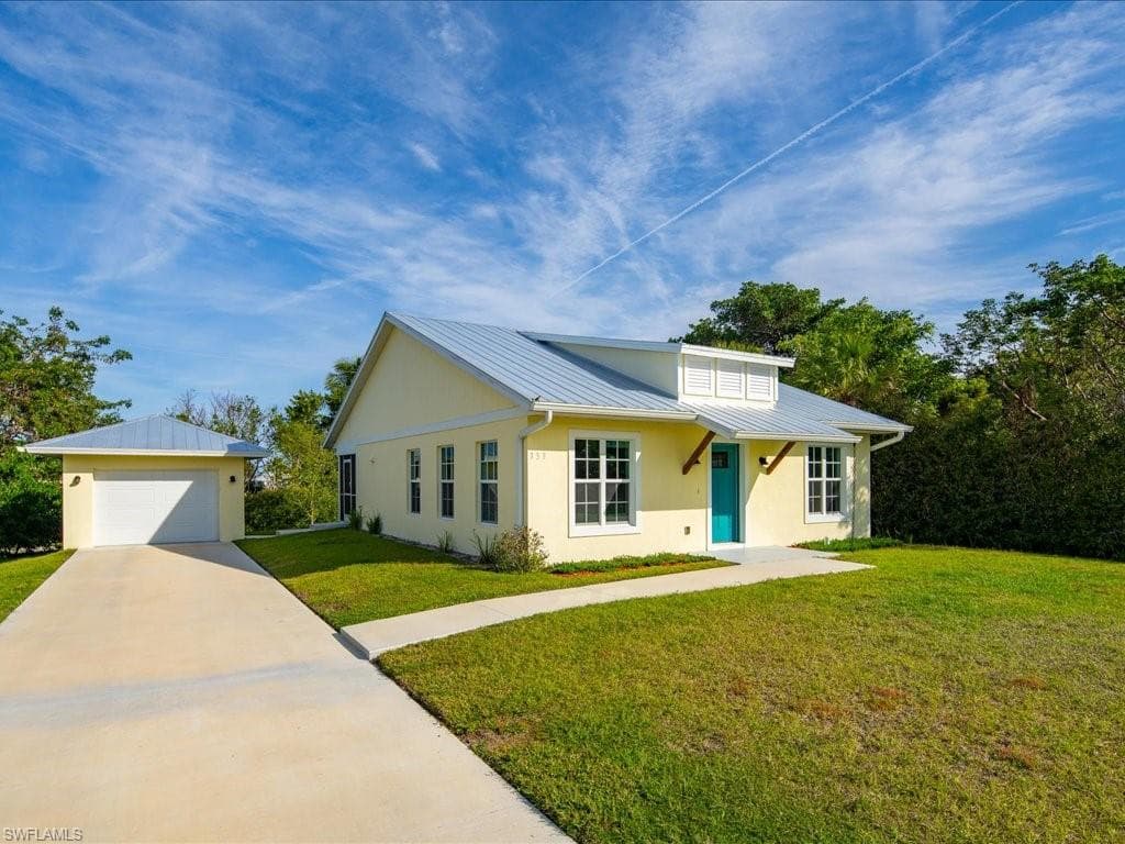 333 Pear Tree Ave, Goodland, FL 34140-2